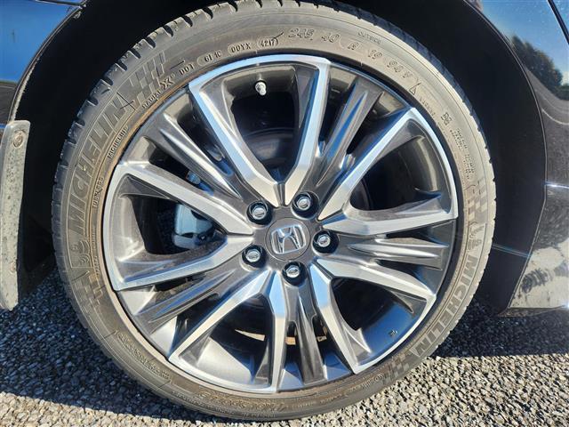 レジェンド ベースグレード 禁煙車 サンルーフ 全方位モニタ アダプティブクルコン 衝突被害軽減 車線逸脱防止支援 誤発進抑制 LEDオートライト 純正ナビTV ETC2.0 黒革シート シートヒーター 前席Pシート/エアシート(20枚目)