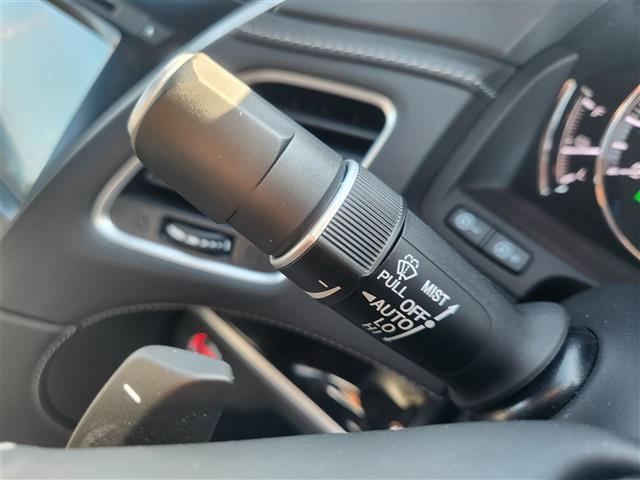 レジェンド ベースグレード 禁煙車 サンルーフ 全方位モニタ アダプティブクルコン 衝突被害軽減 車線逸脱防止支援 誤発進抑制 LEDオートライト 純正ナビTV ETC2.0 黒革シート シートヒーター 前席Pシート/エアシート(26枚目)