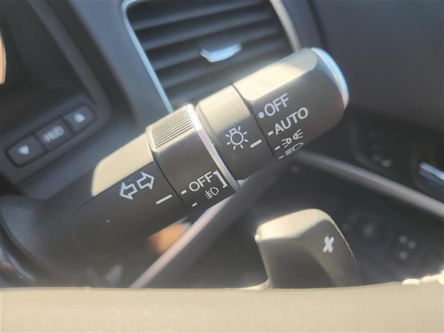 レジェンド ベースグレード 禁煙車 サンルーフ 全方位モニタ アダプティブクルコン 衝突被害軽減 車線逸脱防止支援 誤発進抑制 LEDオートライト 純正ナビTV ETC2.0 黒革シート シートヒーター 前席Pシート/エアシート(27枚目)