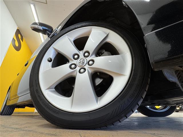 プリウス S 禁煙車 モデリスタ 社外7インチナビ フルセグTV ETC ステアリングスイッチ スマートキー プッシュスタート LEDヘッドライト オートライト 純正17インチAW フロアマット ドアバイザー(20枚目)