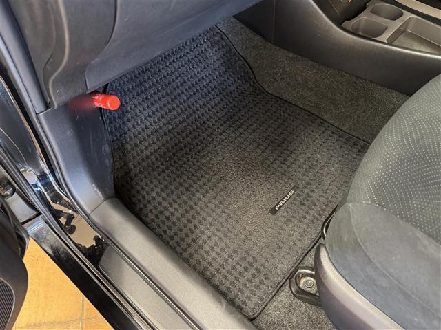 プリウス S 禁煙車 モデリスタ 社外7インチナビ フルセグTV ETC ステアリングスイッチ スマートキー プッシュスタート LEDヘッドライト オートライト 純正17インチAW フロアマット ドアバイザー(39枚目)