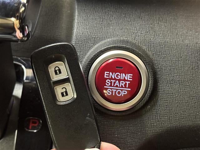 Ｎ－ＯＮＥ ＲＳ　純正１ＤＩＮオーディオ　　ＣＤ　ＡＵＸ　衝突軽減ブレーキ　クルーズコントロール　パドルシフト　ＬＥＤヘッドライト　ＬＥＤフォグランプ　ＥＴＣ　スマートキー　プッシュスタート　純正フロアマット（7枚目）