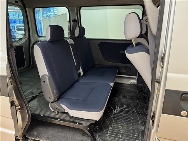 サンバーディアス ディアス スーパーチャージャー スーパーチャージャー 5速MT CDオーディオ CD/FM/AM 両側スライドドア 純正フロアマット 純正ドアバイザー 純正ホイールキャップ リモコンキー(5枚目)