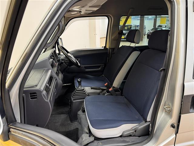 サンバーディアス ディアス スーパーチャージャー スーパーチャージャー 5速MT CDオーディオ CD/FM/AM 両側スライドドア 純正フロアマット 純正ドアバイザー 純正ホイールキャップ リモコンキー(9枚目)