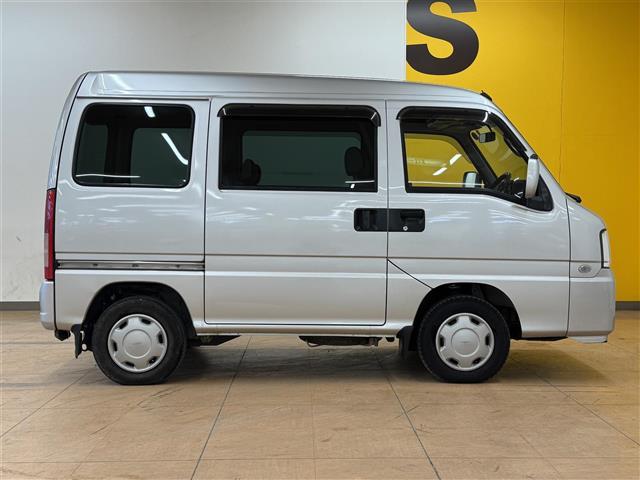 サンバーディアス ディアス スーパーチャージャー スーパーチャージャー 5速MT CDオーディオ CD/FM/AM 両側スライドドア 純正フロアマット 純正ドアバイザー 純正ホイールキャップ リモコンキー(25枚目)