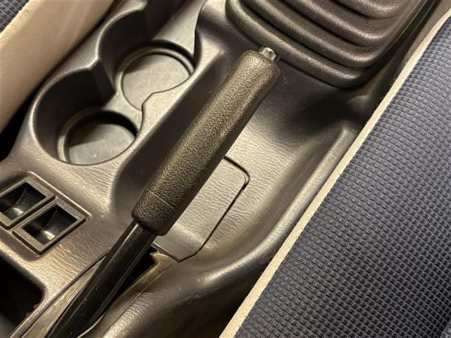 サンバーディアス ディアス スーパーチャージャー スーパーチャージャー 5速MT CDオーディオ CD/FM/AM 両側スライドドア 純正フロアマット 純正ドアバイザー 純正ホイールキャップ リモコンキー(31枚目)