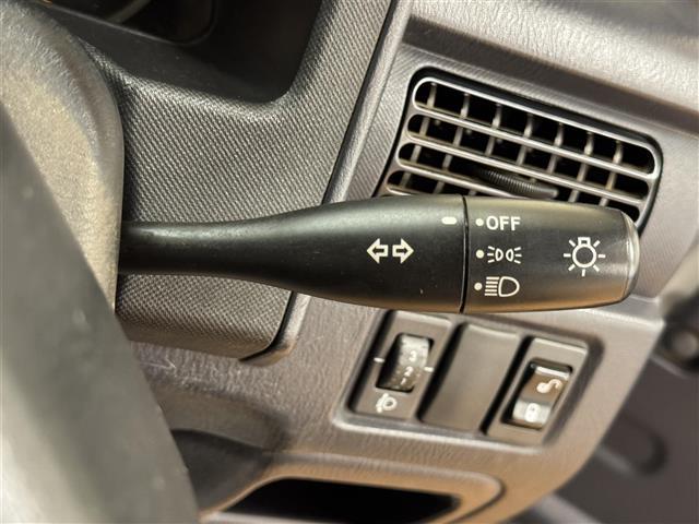 サンバーディアス ディアス スーパーチャージャー スーパーチャージャー 5速MT CDオーディオ CD/FM/AM 両側スライドドア 純正フロアマット 純正ドアバイザー 純正ホイールキャップ リモコンキー(33枚目)