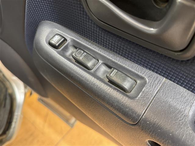 サンバーディアス ディアス スーパーチャージャー スーパーチャージャー 5速MT CDオーディオ CD/FM/AM 両側スライドドア 純正フロアマット 純正ドアバイザー 純正ホイールキャップ リモコンキー(35枚目)