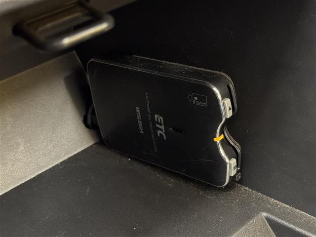 ロードスター Ｓ　ＲＨＴ　純正ナビ　バックカメラ　ＲＥＣＡＲＯシート　ＬＡＲＧＵＳ車高調　ＨＫＳマフラー　ＢＬＩＴＺスロットルコントローラー　ＨＩＤヘッドライト　フォグランプ　本革巻ステアリング　スマートキー　ドラレコ　ＥＴＣ（7枚目）