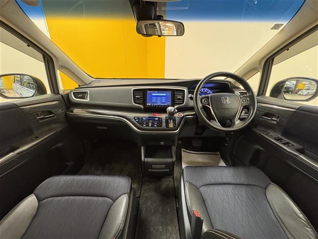 オデッセイ アブソルート・２０ｔｈアニバーサリー　純正９インチナビ　バックカメラ　クルーズコントロール　両側電動スライドドア　フリップダウンモニター　ＬＥＤヘッドライト　フォグランプ　Ｂｌｕｅｔｏｏｔｈ　フルセグＴＶ　ミュージックサーバー　ＥＴＣ（2枚目）