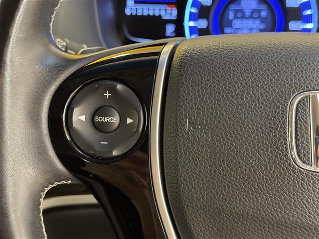 オデッセイ アブソルート・２０ｔｈアニバーサリー　純正９インチナビ　バックカメラ　クルーズコントロール　両側電動スライドドア　フリップダウンモニター　ＬＥＤヘッドライト　フォグランプ　Ｂｌｕｅｔｏｏｔｈ　フルセグＴＶ　ミュージックサーバー　ＥＴＣ（6枚目）