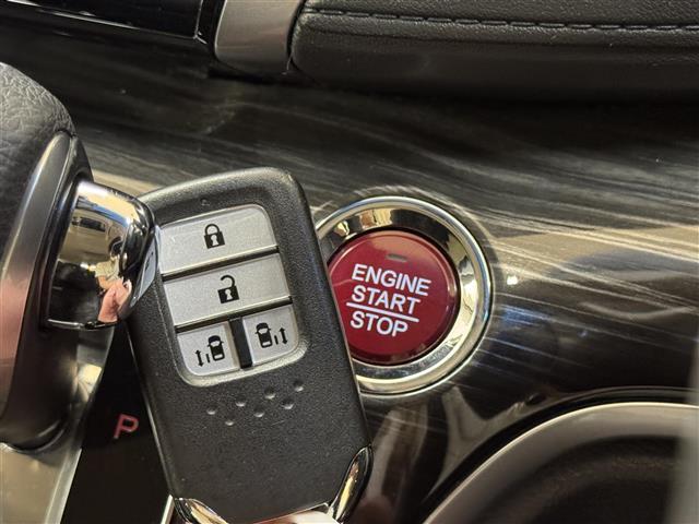 オデッセイ アブソルート・２０ｔｈアニバーサリー　純正９インチナビ　バックカメラ　クルーズコントロール　両側電動スライドドア　フリップダウンモニター　ＬＥＤヘッドライト　フォグランプ　Ｂｌｕｅｔｏｏｔｈ　フルセグＴＶ　ミュージックサーバー　ＥＴＣ（12枚目）