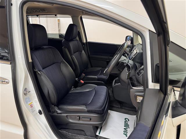 オデッセイ アブソルート・２０ｔｈアニバーサリー　純正９インチナビ　バックカメラ　クルーズコントロール　両側電動スライドドア　フリップダウンモニター　ＬＥＤヘッドライト　フォグランプ　Ｂｌｕｅｔｏｏｔｈ　フルセグＴＶ　ミュージックサーバー　ＥＴＣ（14枚目）