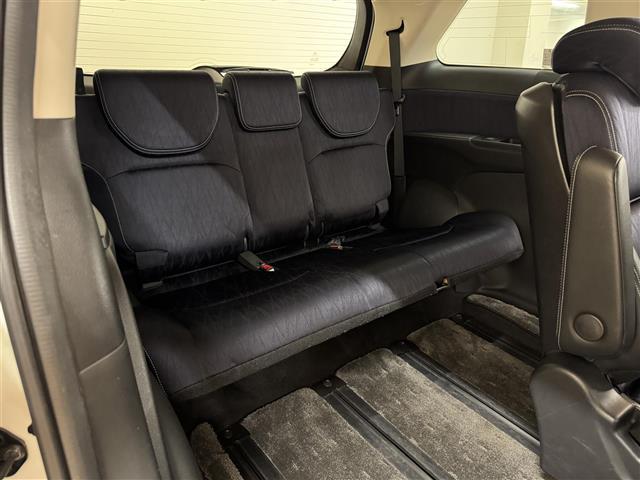 オデッセイ アブソルート・２０ｔｈアニバーサリー　純正９インチナビ　バックカメラ　クルーズコントロール　両側電動スライドドア　フリップダウンモニター　ＬＥＤヘッドライト　フォグランプ　Ｂｌｕｅｔｏｏｔｈ　フルセグＴＶ　ミュージックサーバー　ＥＴＣ（16枚目）