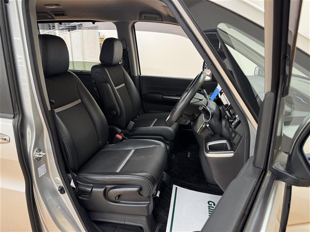 ステップワゴンスパーダ スパーダハイブリッド　Ｇ・ＥＸ　ホンダセンシング　純正１０インチナビ　バックカメラ　両側電動スライドドア　フリップダウンモニター　前席シートヒーター　ＬＥＤヘッドライト　前後ドライブレコーダー　ＥＴＣ　Ｂｌｕｅｔｏｏｔｈ　フルセグＴＶ　ＵＳＢ　ＳＤ（15枚目）