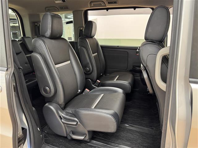 ステップワゴンスパーダ スパーダハイブリッド　Ｇ・ＥＸ　ホンダセンシング　純正１０インチナビ　バックカメラ　両側電動スライドドア　フリップダウンモニター　前席シートヒーター　ＬＥＤヘッドライト　前後ドライブレコーダー　ＥＴＣ　Ｂｌｕｅｔｏｏｔｈ　フルセグＴＶ　ＵＳＢ　ＳＤ（16枚目）