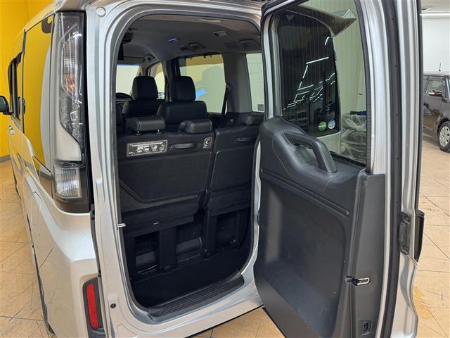 ステップワゴンスパーダ スパーダハイブリッド　Ｇ・ＥＸ　ホンダセンシング　純正１０インチナビ　バックカメラ　両側電動スライドドア　フリップダウンモニター　前席シートヒーター　ＬＥＤヘッドライト　前後ドライブレコーダー　ＥＴＣ　Ｂｌｕｅｔｏｏｔｈ　フルセグＴＶ　ＵＳＢ　ＳＤ（24枚目）