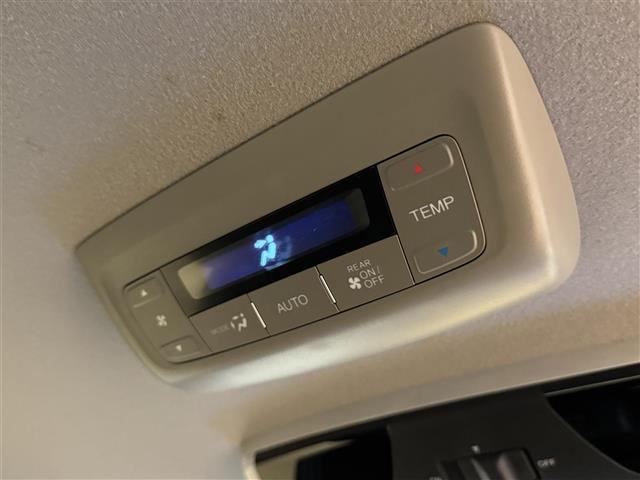 ステップワゴンスパーダ スパーダハイブリッド　Ｇ・ＥＸ　ホンダセンシング　純正１０インチナビ　バックカメラ　両側電動スライドドア　フリップダウンモニター　前席シートヒーター　ＬＥＤヘッドライト　前後ドライブレコーダー　ＥＴＣ　Ｂｌｕｅｔｏｏｔｈ　フルセグＴＶ　ＵＳＢ　ＳＤ（40枚目）