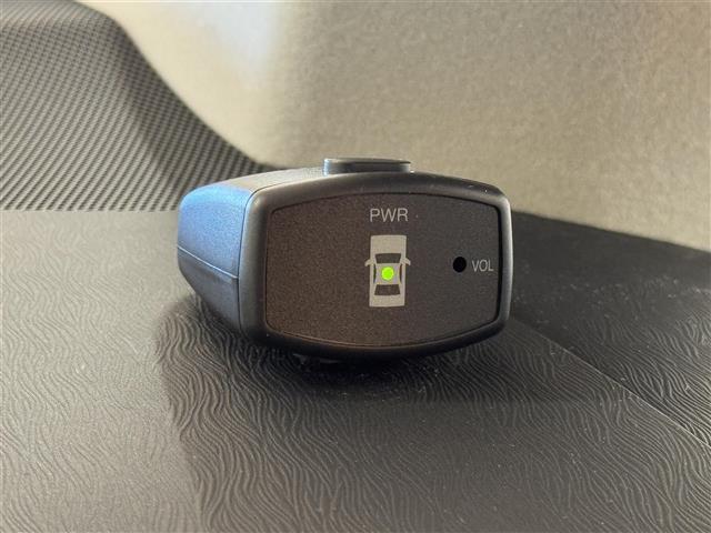 プリウスアルファ Ｇ　純正ＨＤＤナビ　フルセグ　ＣＤ　ＤＶＤ　Ｂｌｕｔｏｏｔｈ　ＨＤＤ　ＡＭ　ＦＭ　バックカメラ　クルーズコントロール　コーナーセンサー　ＬＥＤヘッドライト　ステアリングスイッチ　純正フロアマット（10枚目）