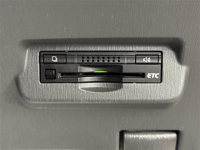 プリウスアルファ Ｇ　純正ＨＤＤナビ　フルセグ　ＣＤ　ＤＶＤ　Ｂｌｕｔｏｏｔｈ　ＨＤＤ　ＡＭ　ＦＭ　バックカメラ　クルーズコントロール　コーナーセンサー　ＬＥＤヘッドライト　ステアリングスイッチ　純正フロアマット（11枚目）