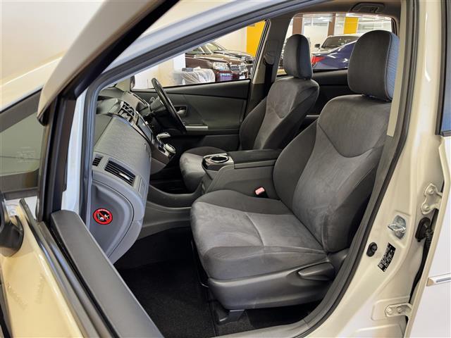 プリウスアルファ Ｇ　純正ＨＤＤナビ　フルセグ　ＣＤ　ＤＶＤ　Ｂｌｕｔｏｏｔｈ　ＨＤＤ　ＡＭ　ＦＭ　バックカメラ　クルーズコントロール　コーナーセンサー　ＬＥＤヘッドライト　ステアリングスイッチ　純正フロアマット（19枚目）