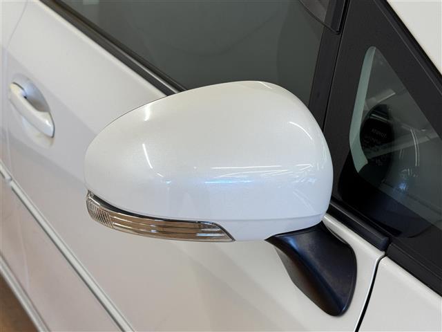 プリウスアルファ Ｇ　純正ＨＤＤナビ　フルセグ　ＣＤ　ＤＶＤ　Ｂｌｕｔｏｏｔｈ　ＨＤＤ　ＡＭ　ＦＭ　バックカメラ　クルーズコントロール　コーナーセンサー　ＬＥＤヘッドライト　ステアリングスイッチ　純正フロアマット（23枚目）