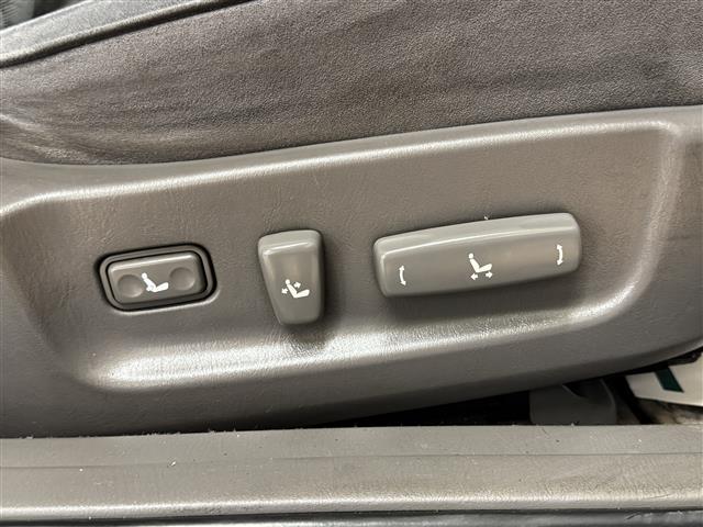 クラウンエステート アスリートV プレミアムスポーツセレクション メーカーナビ CD TAPE トラクションコントロール パドルシフト サンルーフ ヒーターミラー 純正エアロ ETC 純正フロアマット 純正ドアバイザー 純正16インチアルミホイール(33枚目)