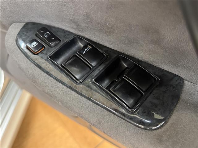 クラウンエステート アスリートV プレミアムスポーツセレクション メーカーナビ CD TAPE トラクションコントロール パドルシフト サンルーフ ヒーターミラー 純正エアロ ETC 純正フロアマット 純正ドアバイザー 純正16インチアルミホイール(37枚目)