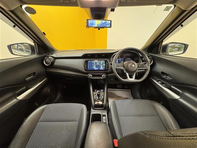 キックス X 純正9型ナビ アラウンドビューモニター プロパイロット 衝突軽減 デジタルインナーミラー ブラックハーフレザーシート LED フォグランプ 本革巻きステアリング スマートキー2本 前後ドラレコ ETC(2枚目)