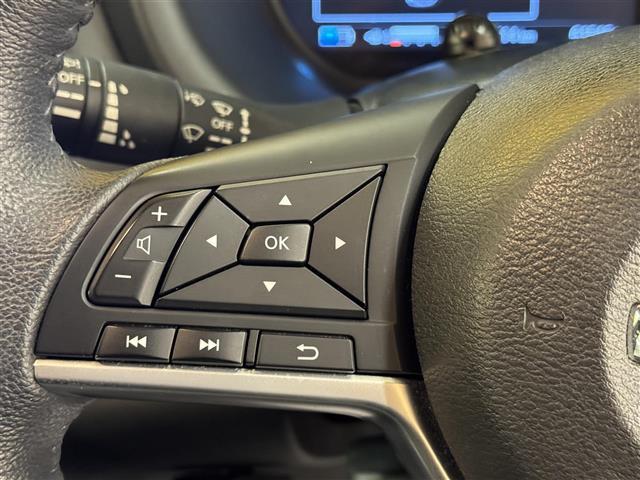 キックス X 純正9型ナビ アラウンドビューモニター プロパイロット 衝突軽減 デジタルインナーミラー ブラックハーフレザーシート LED フォグランプ 本革巻きステアリング スマートキー2本 前後ドラレコ ETC(8枚目)