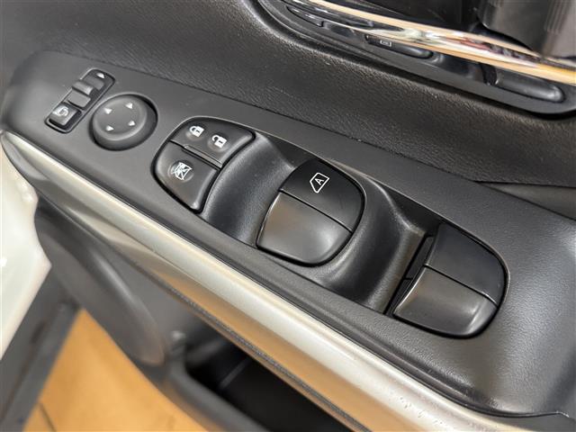 キックス X 純正9型ナビ アラウンドビューモニター プロパイロット 衝突軽減 デジタルインナーミラー ブラックハーフレザーシート LED フォグランプ 本革巻きステアリング スマートキー2本 前後ドラレコ ETC(40枚目)