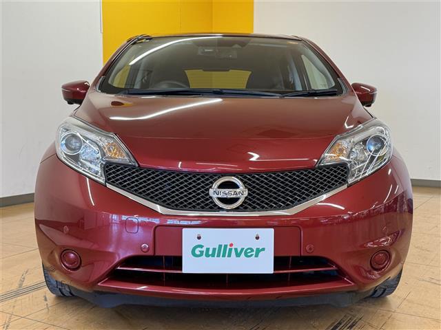 ノート Ｘ　エアロスタイル　純正ナビ　全方位モニター　車線逸脱警報　衝突軽減ブレーキ　ステアリングスイッチ　アームレスト　プッシュスタート　スマートキー　電動格納ミラー　前方ドライブレコーダー　純正フロアマット　オートライト（24枚目）