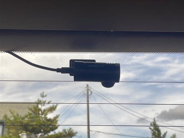 ランドクルーザー100 VXリミテッド サンルーフ ルーフレール シートヒーター レザーシート ドライブレコーダー クルーズコントロール ABS クルーズコントロール 純正フロアマット 純正アルミホイール AAC 4WD オートライト(5枚目)