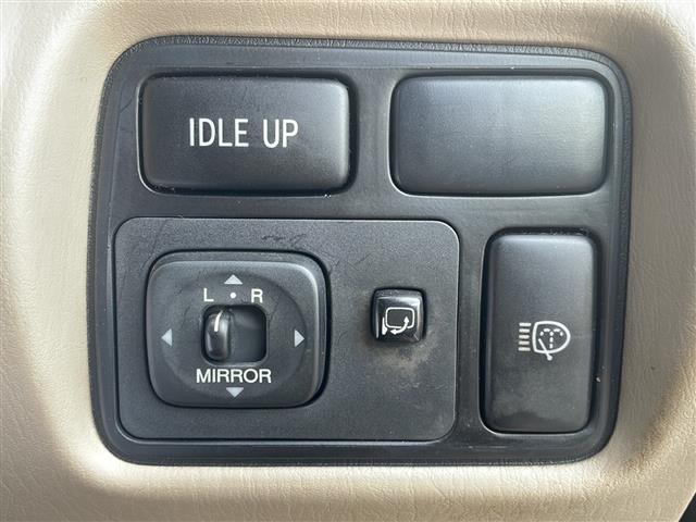 ランドクルーザー100 VXリミテッド サンルーフ ルーフレール シートヒーター レザーシート ドライブレコーダー クルーズコントロール ABS クルーズコントロール 純正フロアマット 純正アルミホイール AAC 4WD オートライト(14枚目)