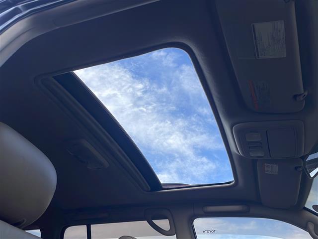 ランドクルーザー100 VXリミテッド サンルーフ ルーフレール シートヒーター レザーシート ドライブレコーダー クルーズコントロール ABS クルーズコントロール 純正フロアマット 純正アルミホイール AAC 4WD オートライト(19枚目)