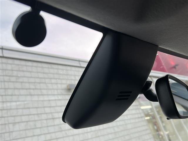 ハイラックス Z 社外ナビ 衝突軽減 バックカメラ ETC Bluetooth CD DVD フルセグ センターデフロック ダウンヒルアシストコントロール パワーウィンドウ パワーステアリング 横滑り防止 オートライト(6枚目)