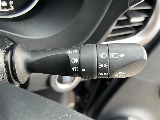 ハイラックス Z 社外ナビ 衝突軽減 バックカメラ ETC Bluetooth CD DVD フルセグ センターデフロック ダウンヒルアシストコントロール パワーウィンドウ パワーステアリング 横滑り防止 オートライト(13枚目)