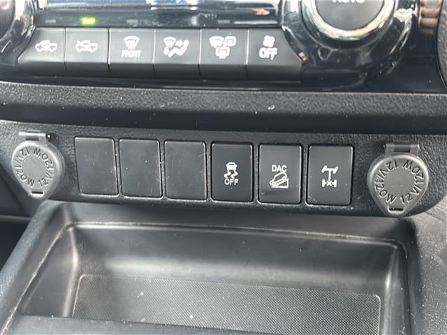 ハイラックス Z 社外ナビ 衝突軽減 バックカメラ ETC Bluetooth CD DVD フルセグ センターデフロック ダウンヒルアシストコントロール パワーウィンドウ パワーステアリング 横滑り防止 オートライト(15枚目)