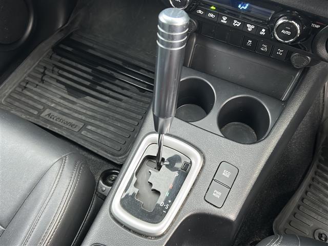 ハイラックス Z 社外ナビ 衝突軽減 バックカメラ ETC Bluetooth CD DVD フルセグ センターデフロック ダウンヒルアシストコントロール パワーウィンドウ パワーステアリング 横滑り防止 オートライト(18枚目)