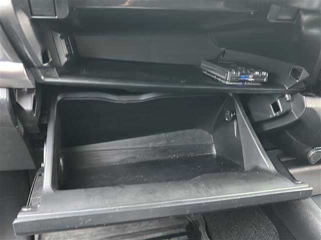 ハイラックス Z 社外ナビ 衝突軽減 バックカメラ ETC Bluetooth CD DVD フルセグ センターデフロック ダウンヒルアシストコントロール パワーウィンドウ パワーステアリング 横滑り防止 オートライト(25枚目)