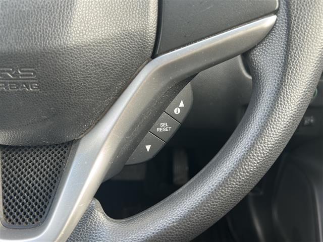 フィットハイブリッド Ｆパッケージ　社外ナビ　ＥＴＣ　ＣＤ　Ｂｌｕｅｔｏｏｔｈ　スマートキー　スペアキー　横滑り防止　エンジンスタートボタン　ＡＡＣ　記録簿（9枚目）