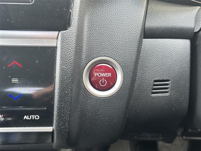 フィットハイブリッド Ｆパッケージ　社外ナビ　ＥＴＣ　ＣＤ　Ｂｌｕｅｔｏｏｔｈ　スマートキー　スペアキー　横滑り防止　エンジンスタートボタン　ＡＡＣ　記録簿（13枚目）