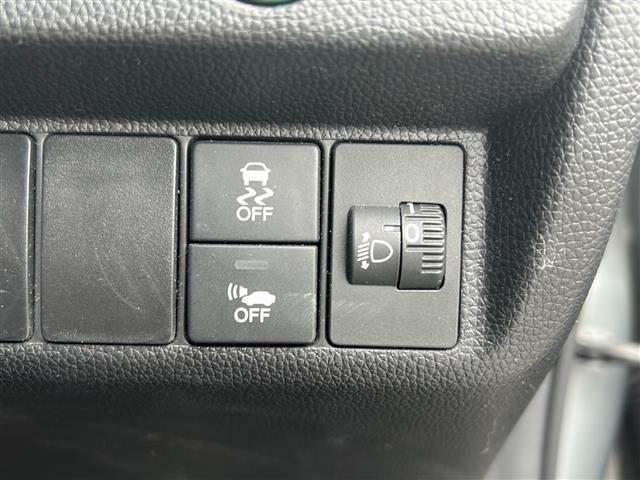 フィットハイブリッド Ｆパッケージ　社外ナビ　ＥＴＣ　ＣＤ　Ｂｌｕｅｔｏｏｔｈ　スマートキー　スペアキー　横滑り防止　エンジンスタートボタン　ＡＡＣ　記録簿（19枚目）