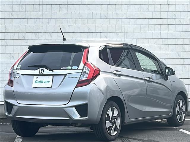 フィットハイブリッド Ｆパッケージ　社外ナビ　ＥＴＣ　ＣＤ　Ｂｌｕｅｔｏｏｔｈ　スマートキー　スペアキー　横滑り防止　エンジンスタートボタン　ＡＡＣ　記録簿（40枚目）