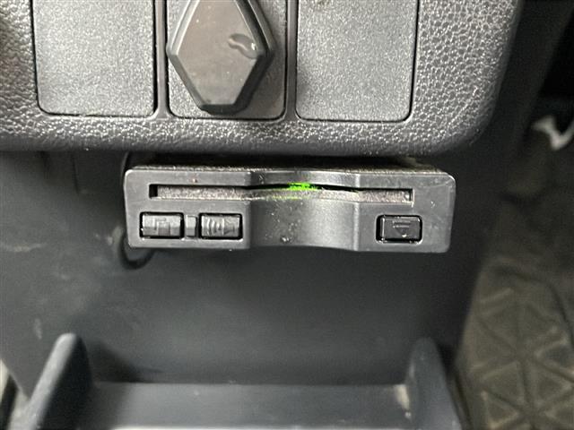 ミライース Ｘ　ＳＡＩＩＩ　社外ナビ　Ｂｌｕｅｔｏｏｔｈ　ＥＴＣ　　純正フロアマット　ＡＢＳ　横滑り防止　オートハイビーム　衝突軽減　コーナーセンサー前後　４ＷＤパワーステアリング　パワーウィンドウ　夏タイヤ積み込み（7枚目）