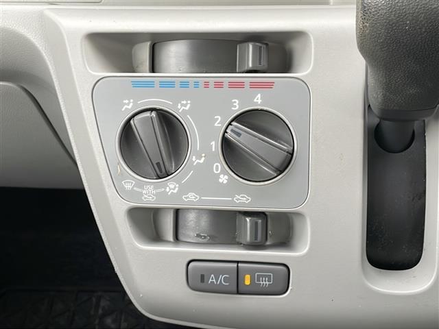 ミライース Ｘ　ＳＡＩＩＩ　社外ナビ　Ｂｌｕｅｔｏｏｔｈ　ＥＴＣ　　純正フロアマット　ＡＢＳ　横滑り防止　オートハイビーム　衝突軽減　コーナーセンサー前後　４ＷＤパワーステアリング　パワーウィンドウ　夏タイヤ積み込み（13枚目）