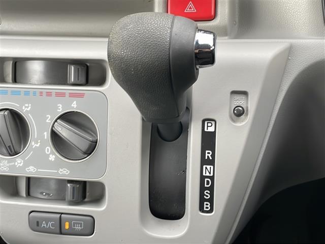 ミライース Ｘ　ＳＡＩＩＩ　社外ナビ　Ｂｌｕｅｔｏｏｔｈ　ＥＴＣ　　純正フロアマット　ＡＢＳ　横滑り防止　オートハイビーム　衝突軽減　コーナーセンサー前後　４ＷＤパワーステアリング　パワーウィンドウ　夏タイヤ積み込み（15枚目）