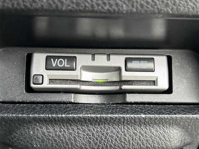 エスクァイア Ｘｉ　ワンオーナー　後席用モニター　純正ナビ　フルセグＴＶ　ＣＤ　Ｂｌｕｅｔｏｏｔｈ　ＥＴＣ　バックカメラ　寒冷地仕様　スペアキー　エンジンスターター　スペアキー　オートライト　夏タイヤ積込み（7枚目）