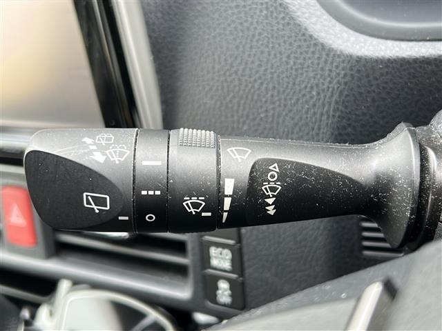 エスクァイア Ｘｉ　ワンオーナー　後席用モニター　純正ナビ　フルセグＴＶ　ＣＤ　Ｂｌｕｅｔｏｏｔｈ　ＥＴＣ　バックカメラ　寒冷地仕様　スペアキー　エンジンスターター　スペアキー　オートライト　夏タイヤ積込み（11枚目）