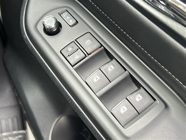 エスクァイア Ｘｉ　ワンオーナー　後席用モニター　純正ナビ　フルセグＴＶ　ＣＤ　Ｂｌｕｅｔｏｏｔｈ　ＥＴＣ　バックカメラ　寒冷地仕様　スペアキー　エンジンスターター　スペアキー　オートライト　夏タイヤ積込み（17枚目）